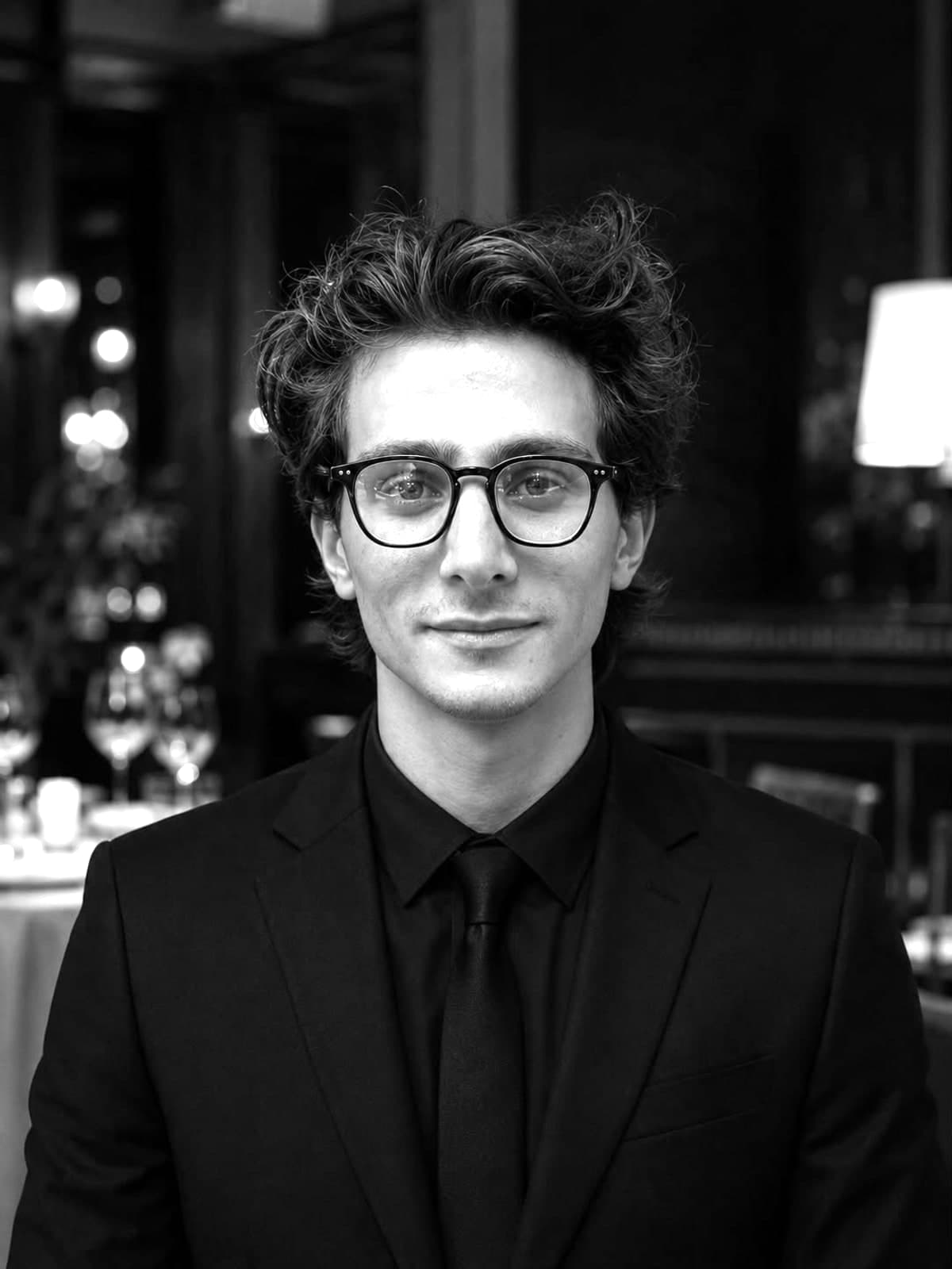 Emre Kayacı · DMR Hair Studio ekibi